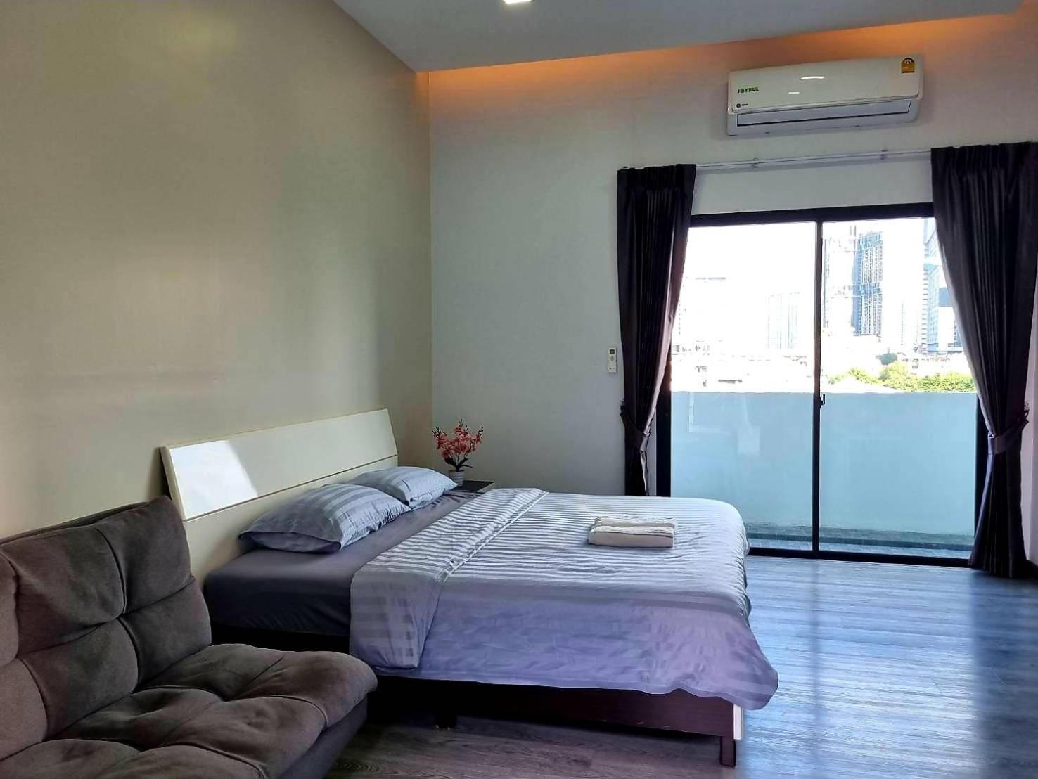 Aqua Residences: New Rooms Near Wutthakat BTS Station Bangkok Exterior photo